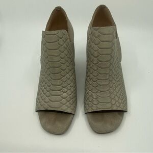 Donald Pliner reptile pattern animal skin suede leather wedge heels gray Lizzy 6